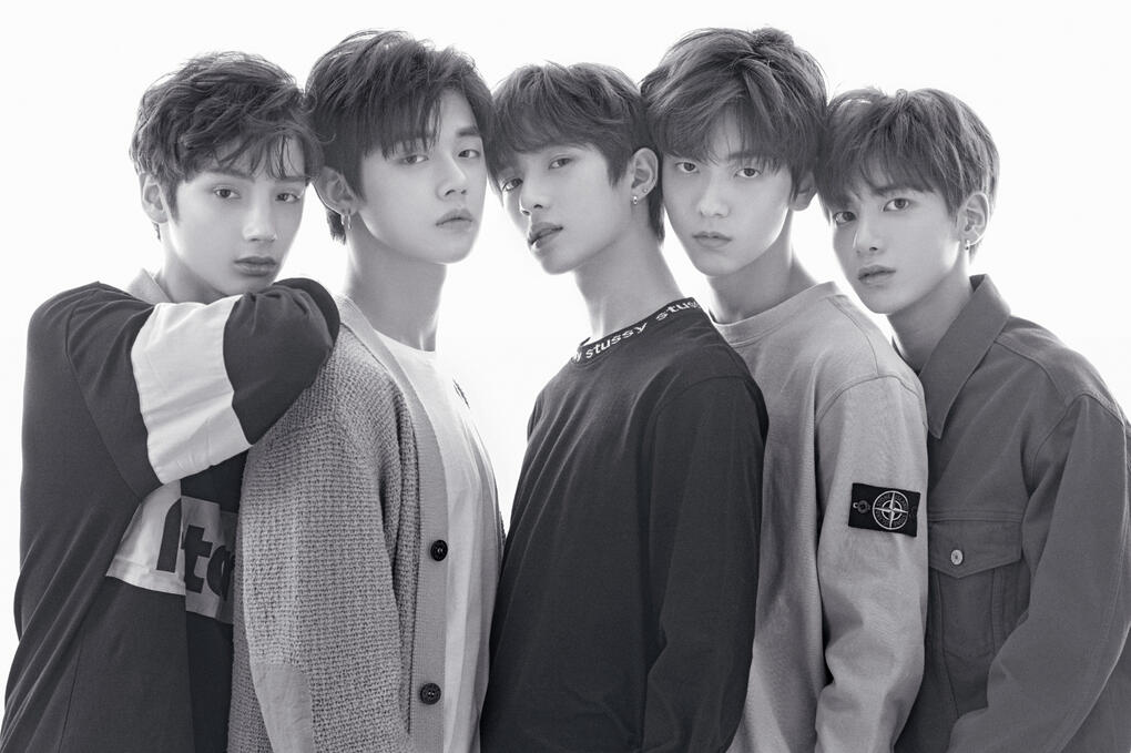 The first ever group photo of TXT, posted by @BigHitEnt on January 24th, 2019, at 00:00 KST.